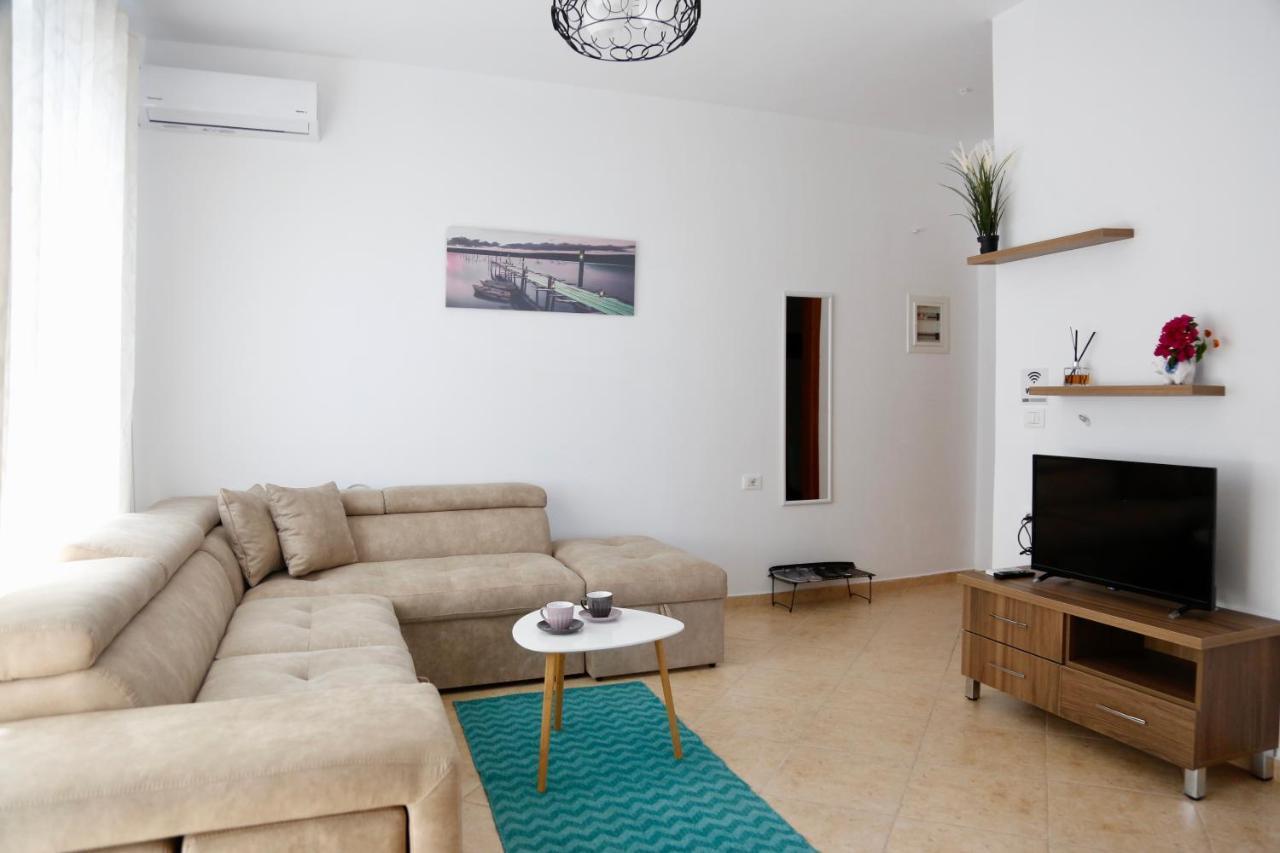Sea La Vie Apartments Sarande Bagian luar foto