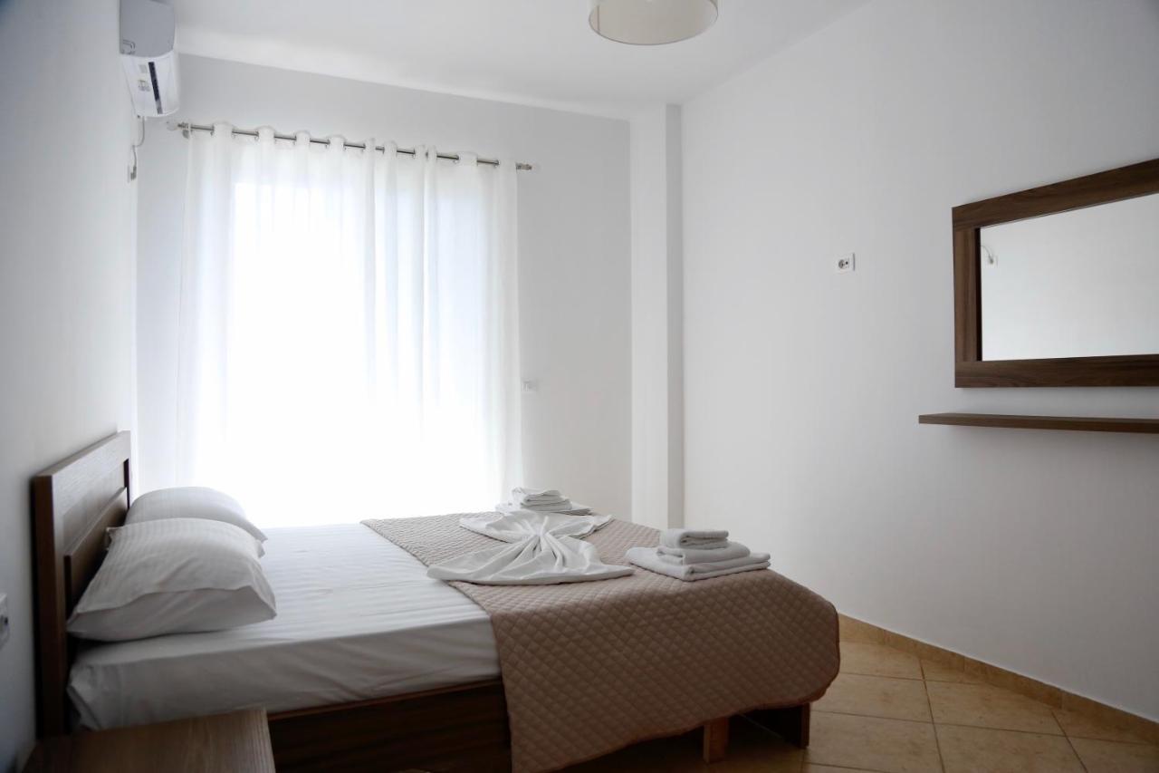 Sea La Vie Apartments Sarande Bagian luar foto