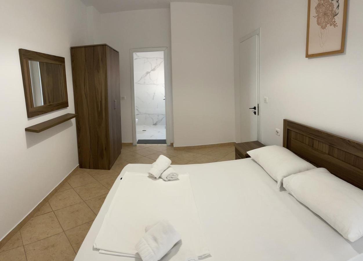 Sea La Vie Apartments Sarande Bagian luar foto